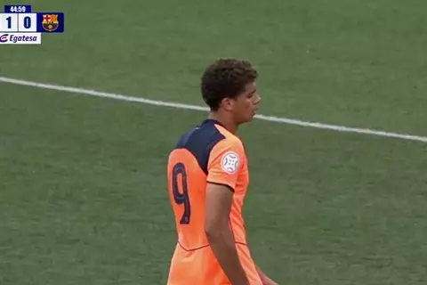 بمشاركة حمزة عبد الكريم.. خسارة شباب برشلونة في ربع نهائي كأس الأبطال